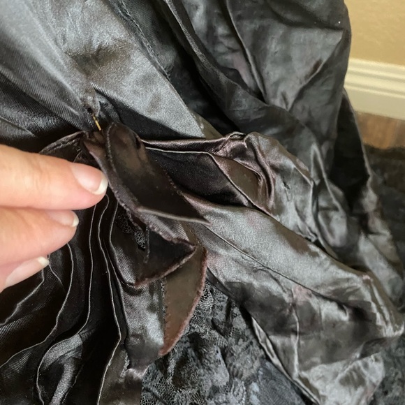 SOLD!!!! Gorgeous vintage black strapless satin and lace full length Ballgown - Picture 9 of 13